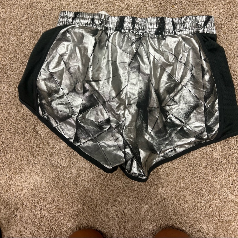 Under Armour  metallic athletic short